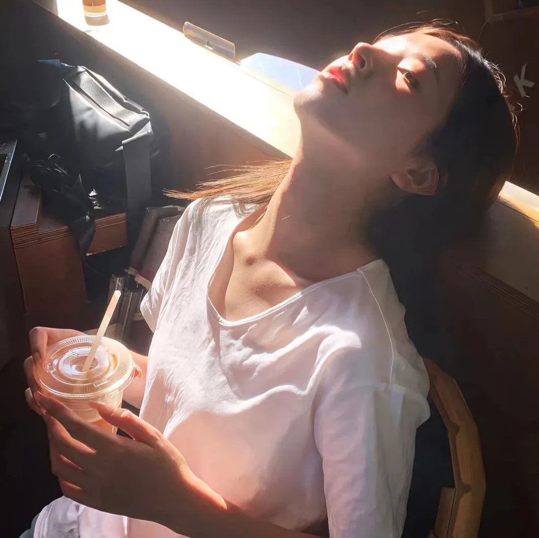 玉面桃花总相逢